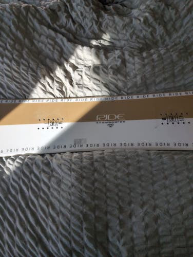 Unisex Ride Zero Snowboard Freestyle Without Bindings Soft Flex True Twin 147 cm (Used)