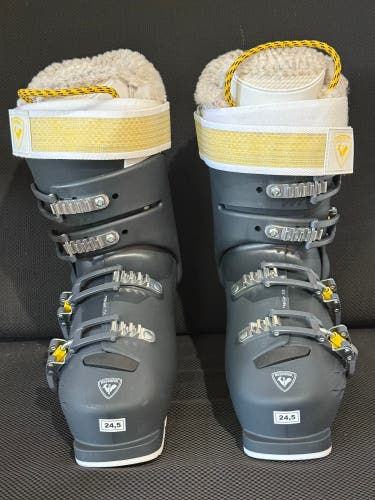 Mondo 24 & 24.5 Women's Rossignol AllTrack All Mountain Ski Boots Soft Flex (New)