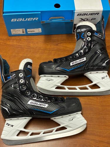 Intermediate Bauer XLP Hockey Skates 6 (Used)