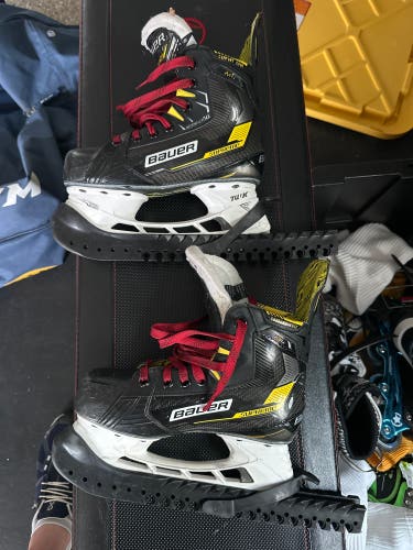 Bauer Supreme M4 Hockey Skates Regular Width Size 3 (Used)