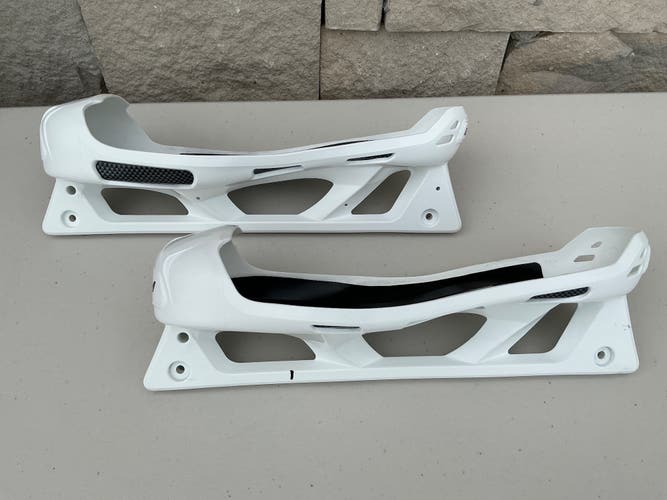 CCM Attack Profile Goalie Skate Size 8 Holders  7616