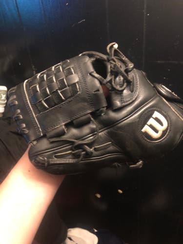 Wilson A2000 Left hand throw Softball Glove 12" (Used)
