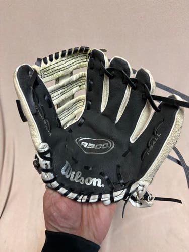 Outfield RH Wilson A300 Baseball Glove 10" (Used)