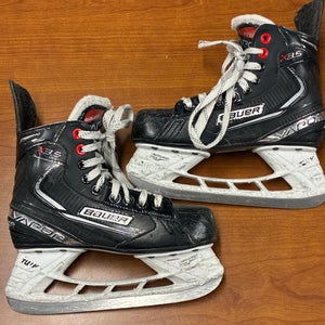 Junior Bauer Vapor X3.5 Hockey Skates Size 3.5 (Used)