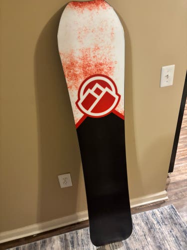 Unisex Snowboard All Mountain Without Bindings Medium Flex True Twin 158 cm (New)