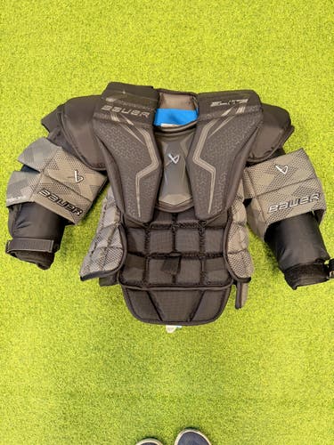 Small 2025 Bauer Elite Goalie Chest Protector (Used)