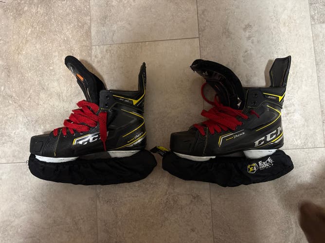Senior CCM Super Tacks 9380 Hockey Skates Regular Width 7.5 (Used)