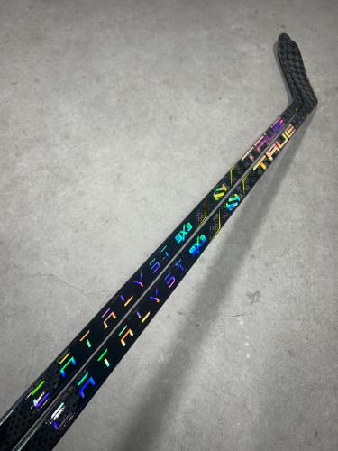 2 Pack 70 Flex P28M Senior True Catalyst 9x3 Left Hand Hockey Stick Pro Stock (New)
