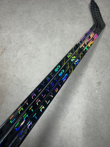 3 Pack 70 Flex P28M Senior True Catalyst 9x3 Left Hand Hockey Stick Pro Stock (New)