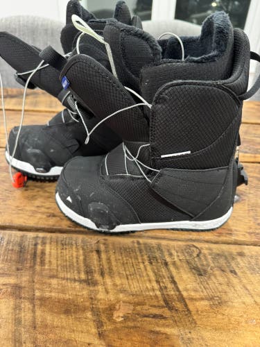 5K Burton Smalls Step On Snowboard Boots (Used)
