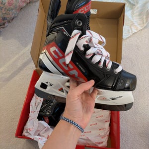 New condition CCM JetSpeed FT6 Pro Hockey Skates Size 4 (New)