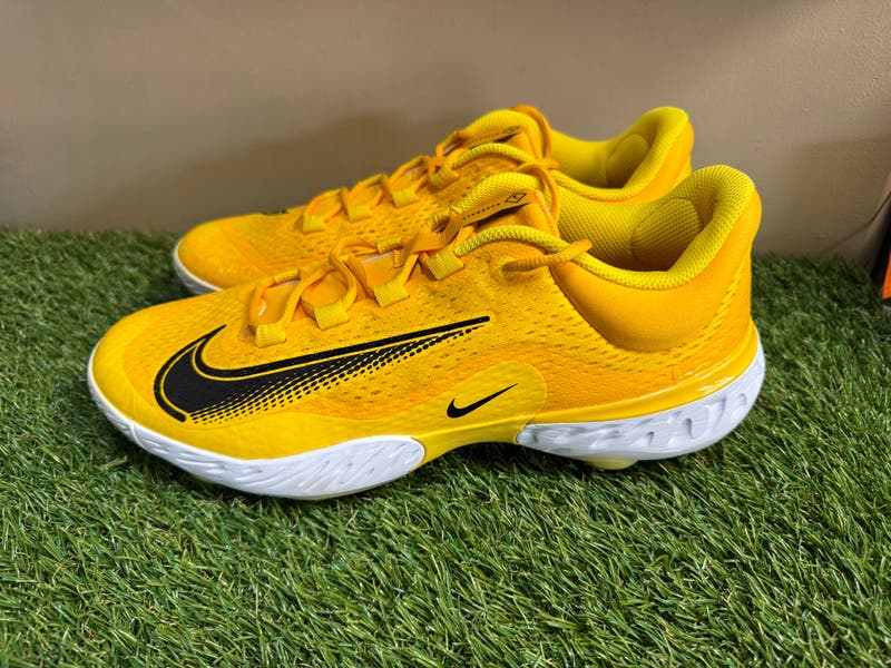 Nike Alpha Huarache Elite 4 Low TB \'White Amarillo\' Metal Baseball Cleats Nike Alpha Huarache Elite 4 Low TB Amarillo Baseball Cleat  main image 4