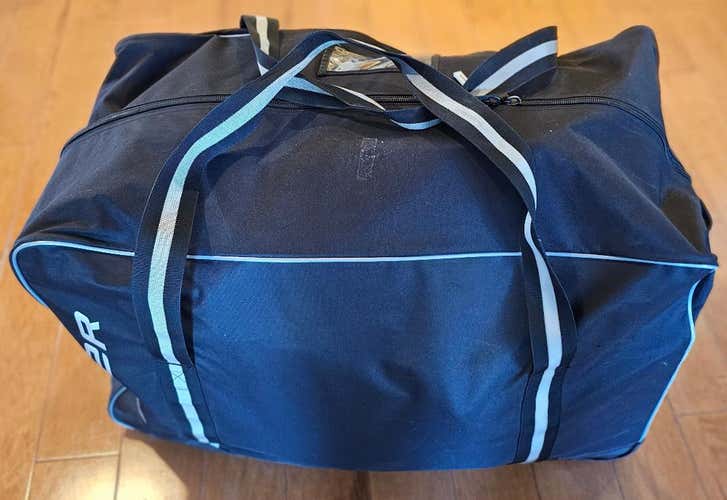 Bauer Extra Large Wheeled Hockey Equipment Bag – Fully Functional (Used)