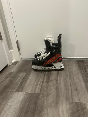 2023 CCM JetSpeed FT6 Pro Hockey Skates 8 (Used)