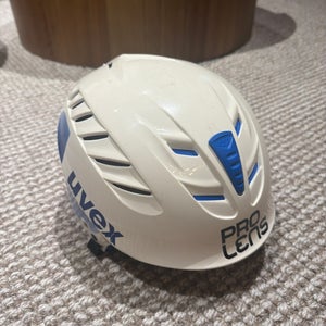 Medium/Large UVEX Slalom Helmet (Used)