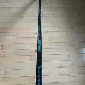 NEW Senior Bauer Pulse Right Handed P92 70 Flex Hockey Stick