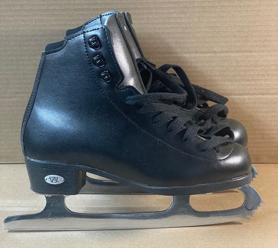 New Riedell Figure Skate Emerald Boys 3.5