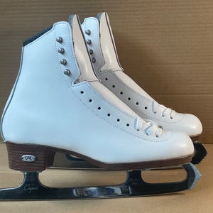 New Riedell Figure Skate Diamond Ladies 6.5 Wide