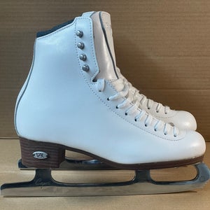 New Riedell Figure Skate Diamond Ladies 4.5M