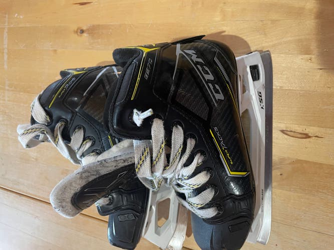 2024 CCM Super Tacks 9370 Hockey Goalie Skates Regular Width Size 2.5 (Used)