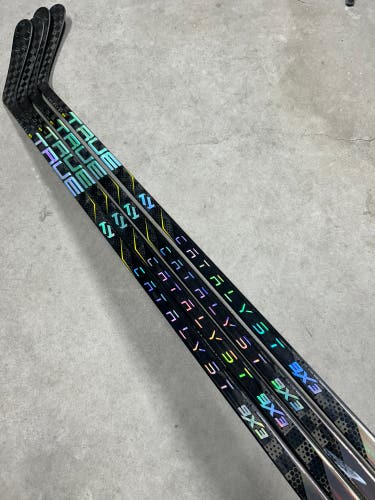 4 PACK 90 Flex P29 Senior True Catalyst 9x3 Right Hand Hockey Stick Pro Stock (New)