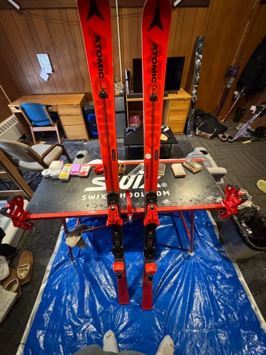 Unisex 2023 Atomic Redster Race GS 180 cm Racing Skis With Bindings Max Din 12 (lightly used)