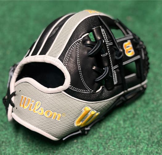 Rare! 2024 Wilson A2K RH Infield Baseball Glove 11.75" (New) 1723SS Japan