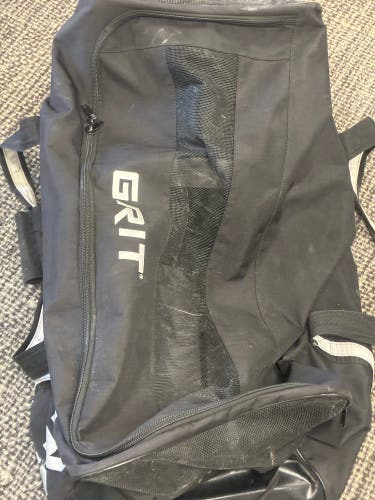 Wheeled GRIT Hockey Bag (36x16x16)