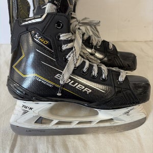 Intermediate Size 5.5 Fit 2 Bauer Supreme M40 Ice Hockey Skates.