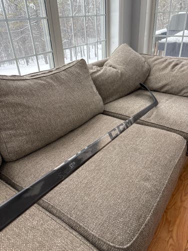 Senior CCM Ribcor Trigger 10 Pro RH Hockey Stick P28 70 Flex (New)