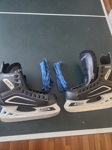 Used CCM PROLITE Youth Hockey Skate