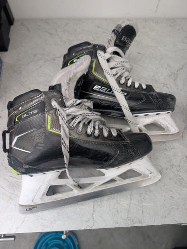 Intermediate Bauer Elite Hockey Goalie Skates 6.5 (Used)