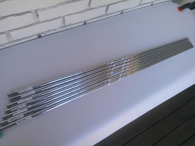 True Temper Dynamic Gold TOUR ISSUE S400 Stiff (4i-PW) Iron Shaft Set - .355"