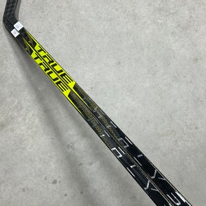 2 Pack 65 Flex P88 Senior True Catalyst 9x Right Hand Hockey Stick Pro Stock (New)