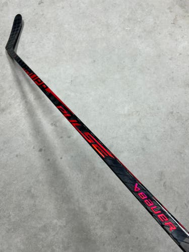 77 Flex P28M Senior Bauer Pulse Right Hand Hockey Stick (Refurbished)