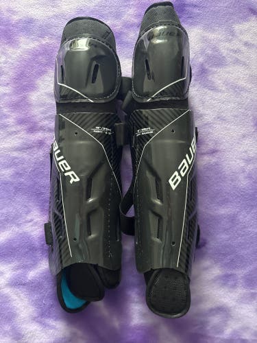 Intermediate Bauer Shin Pads 13" (Used)