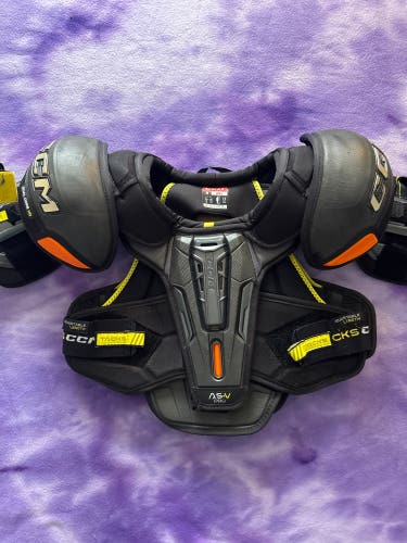 Small Senior CCM Tacks AS-V Pro Shoulder Pads (Used)