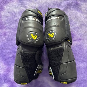 Large Intermediate Bauer Supreme Mach Shoulder Pads (Used)