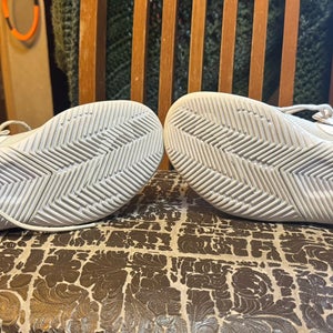 White Men's Size M 8.5 (W 9.5) Nike Air Max 270 Shoes (Used)