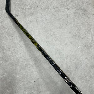 50 Flex P92 Junior True Catalyst 9x Right Hand Hockey Stick Pro Stock (New)