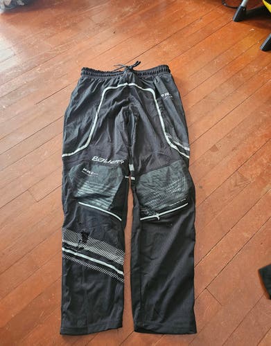 Medium Bauer Inline hockey Pants (Used)