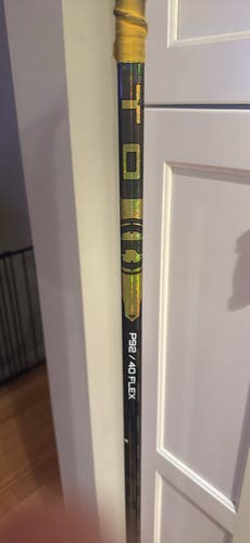 Junior Bauer Proto-R Right Handed Hockey Stick P92 40 Flex (Used)