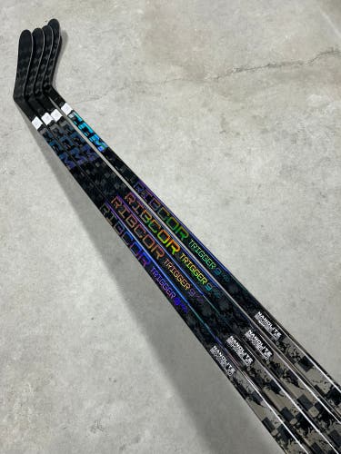 4 PACK 80 Flex P28 Senior CCM RibCor Trigger 9 Pro Right Hand Hockey Stick Pro Stock (New)