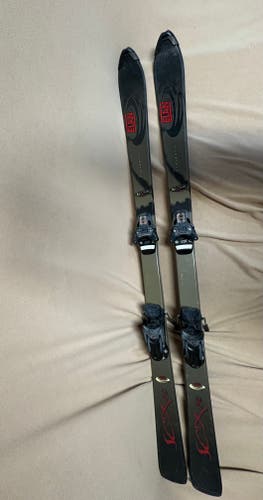 All Mountain 153 cm Elan SCX Skis With Bindings (Used)