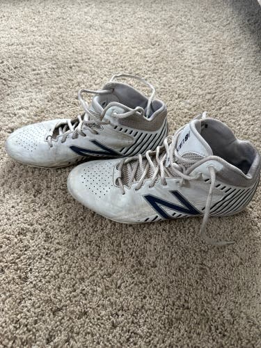 White Men's Size M 9.5 (W 10.5) Adult New Balance Rush Mid Top (Used)