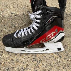Black/White 2024 CCM JetSpeed FT6 Pro Hockey Skates Regular Width 10 (Used)