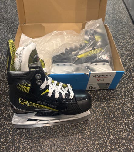 Bauer Vapor X4 Youth Size 12.5 USED