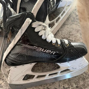 Free Shipping Bauer Supreme Matrix Hockey Skates Size 8 Fit 3