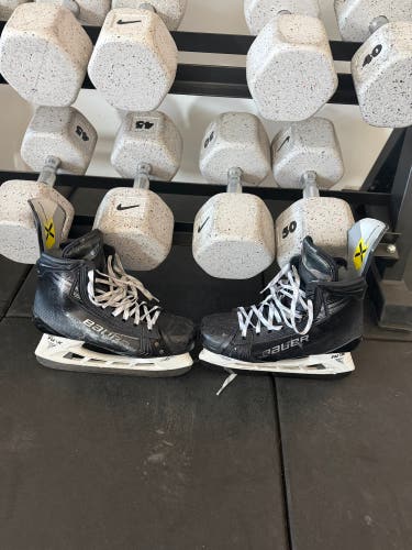 2023 Bauer Vapor Hyperlite 2 Hockey Skates Regular Width Pro Stock 10.5 (Used)