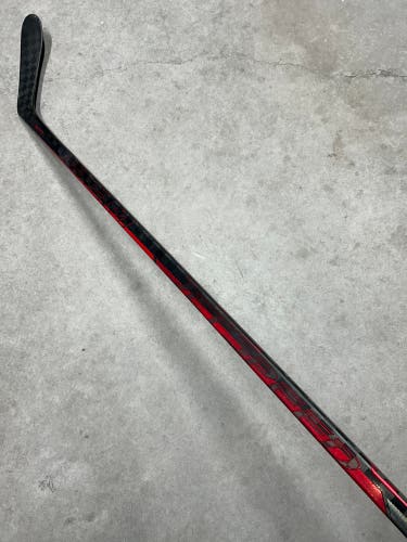80 Flex P28 Senior CCM JetSpeed FT4 Pro Right Hand Hockey Stick Pro Stock NHL (New)